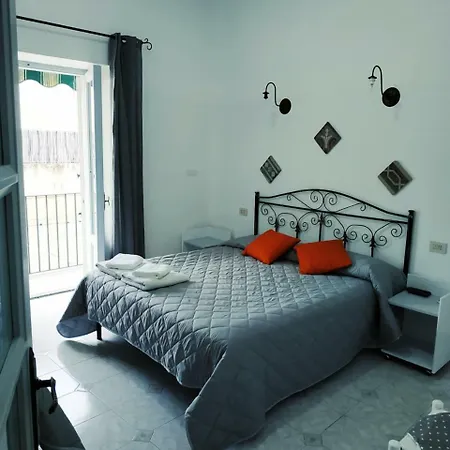 Lo Nardo Aparthotel 2*